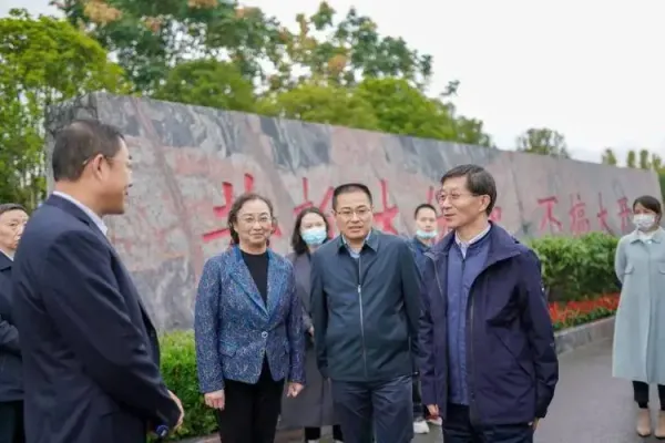 朱旗：牽頭撰寫聯名提案，助力出版業(yè)高質量發(fā)展